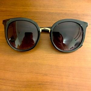Cat eye sunglasses